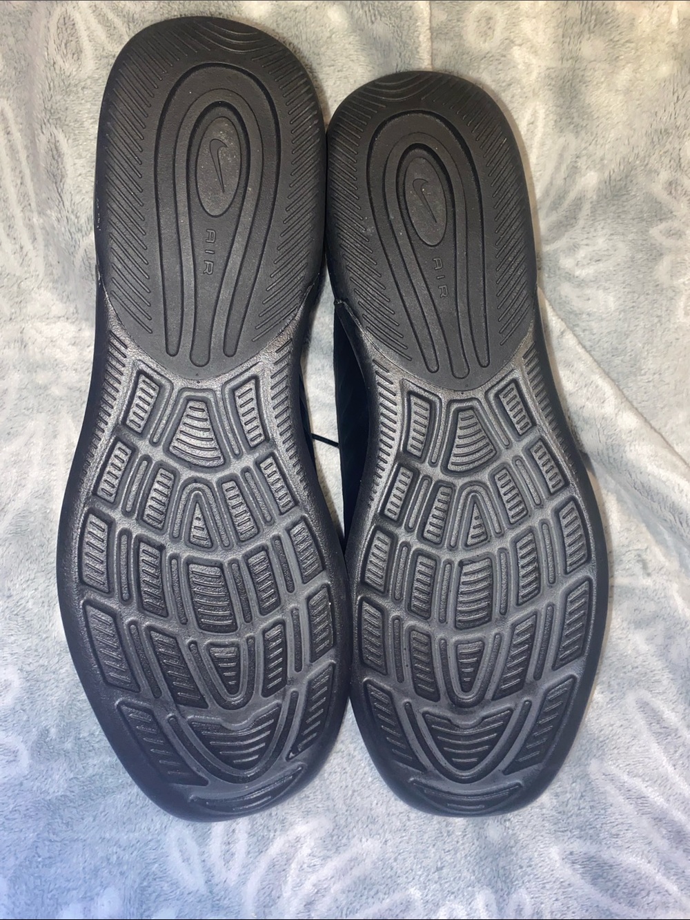 Nike Men's Air Max All-Black Athletic Sneakers - Picture 7 of 7